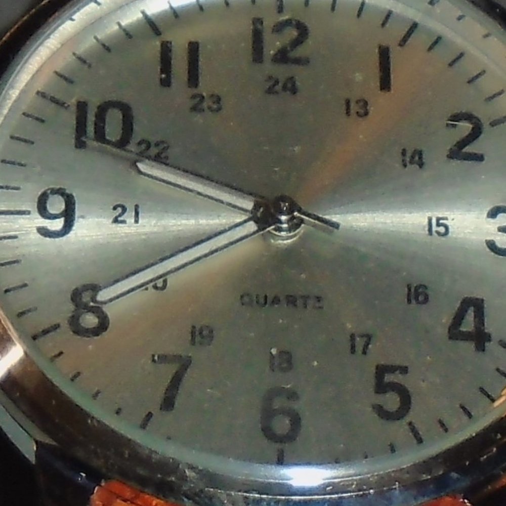 Quartz Watch Set With Multiple Straps - image 3